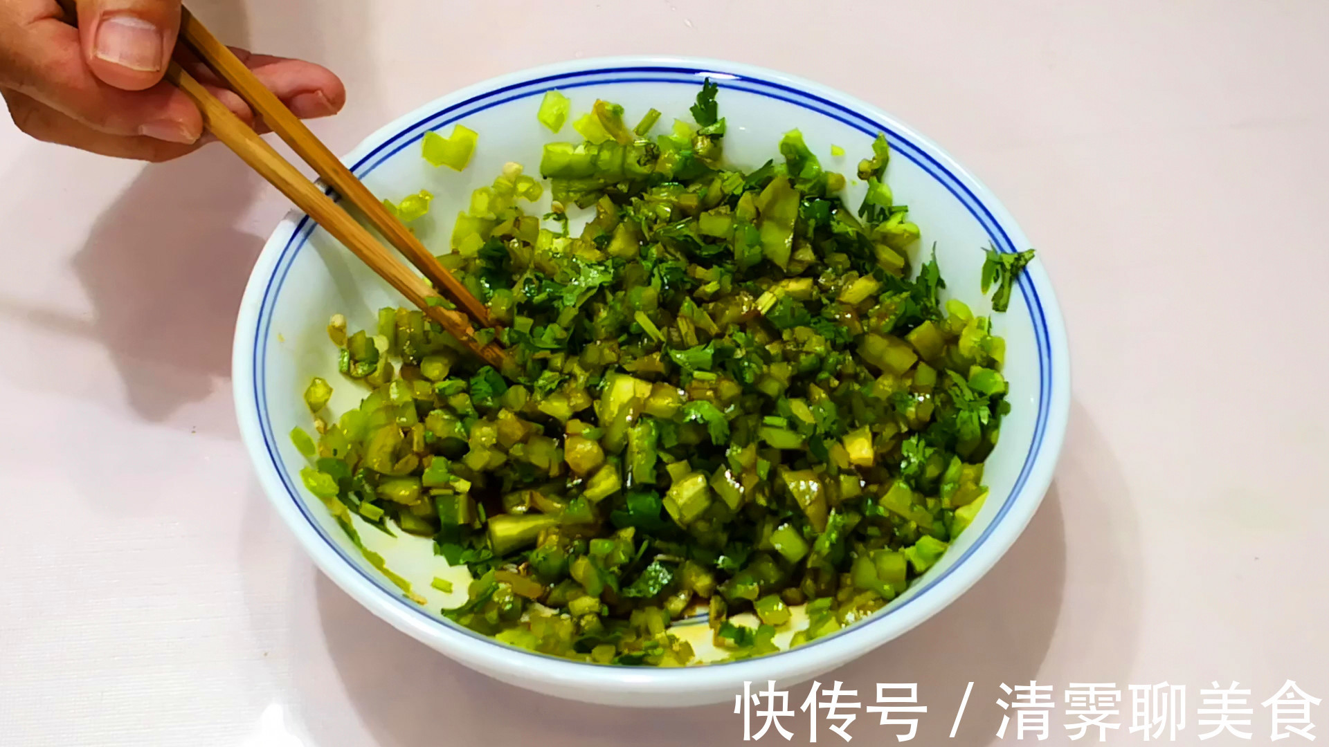 解馋|夏天，遇到此2种蔬菜别手软，营养很全面，经常上火多吃点，解馋