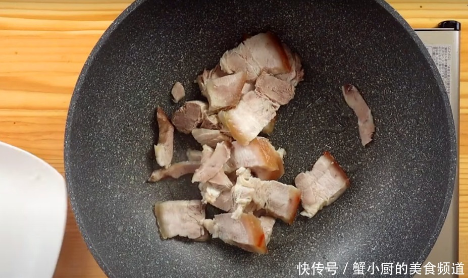 做法|川菜回锅肉，今天教你不油腻做法，入口香嫩让你多吃两碗饭