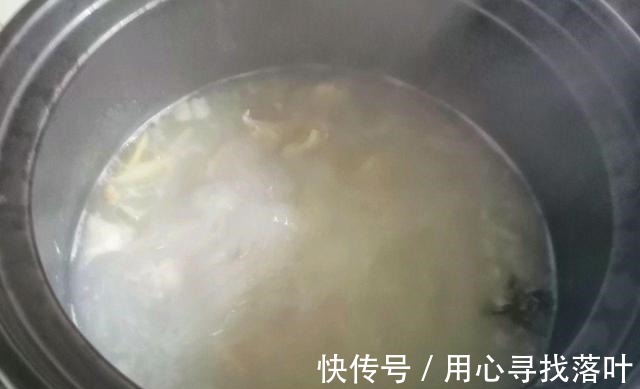 美味|玉米山药排骨汤,做法简单,美味营养!