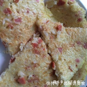 吃剩的米饭别再炒了,换种新做法,分分钟被抢光