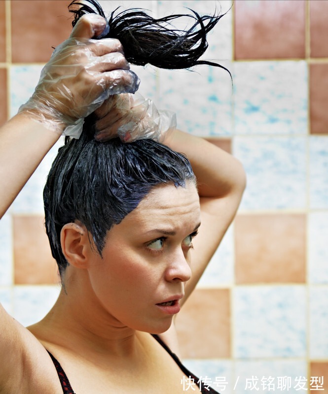 发色 自己染发,如何把两段色染一致?只需掌握这三个步骤,就能染均匀