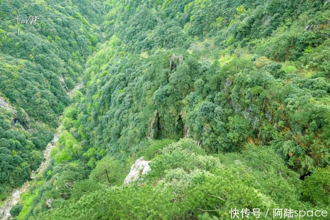 中年|在明月山发现武功山的“核心景区界碑”,可见两者的关系很不一般
