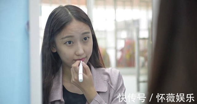 女学生 老师晒出班上女学生发型,流行趋势逗乐网友,越看越像“妈妈辈”