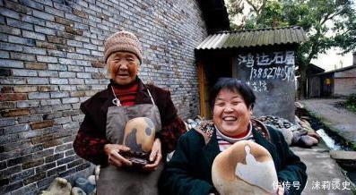 豪宅|靠捡石头致富的村子,一块石头价值上万,人人住豪宅开豪车