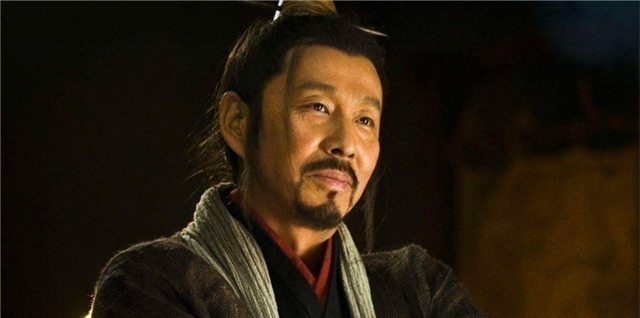 吕后$韩信墓前石碑上刻有2句诗、虽然只有10个字,却写尽韩信一生