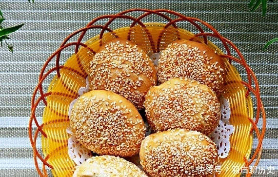 酥脆|想吃酥饼不用买,教你最简单做法,一卷一擀,酥脆掉渣,越嚼越香