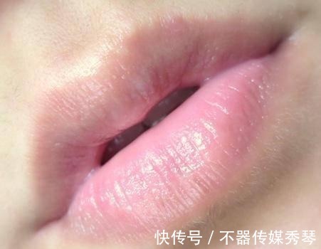 醉象|我不允许还有谁不知道水光唇釉的杀伤力