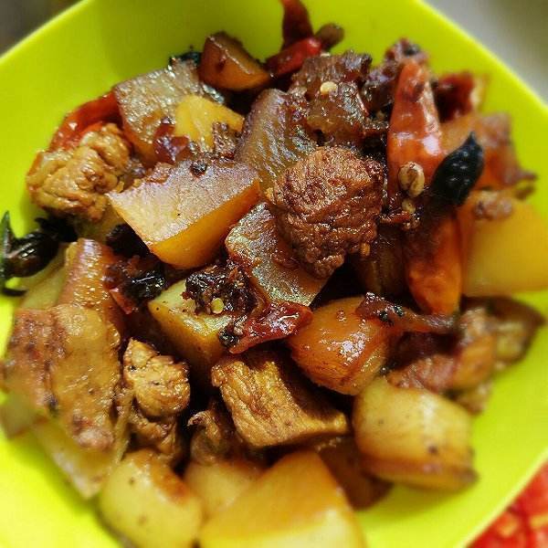 几道荤素搭配的家常菜，做法简单，吃着特别过瘾，老少皆宜！