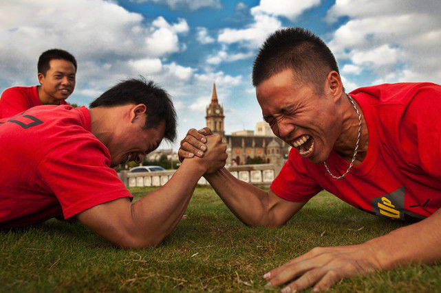 手腕|当心！掰手腕也能导致骨折