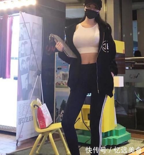 牛仔裤 美女模特:牛仔裤彰显小清新的气质,穿出格调气质,时尚帅气