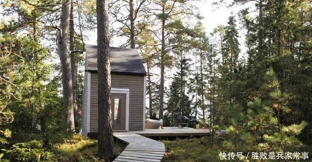 小空间|同学经常吹嘘在国外建了套别墅才花5万，看到照片，真是活久见！