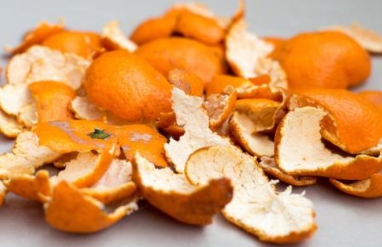 把橘子皮放在枕头底下,作用太棒了,解决了很多人的大烦恼!