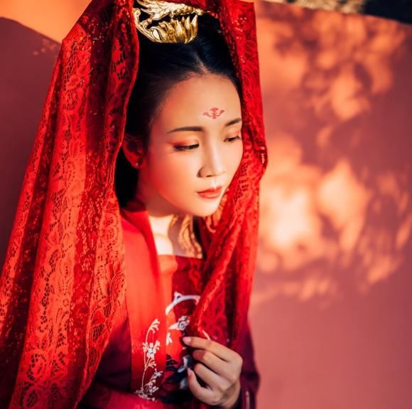 女生|对自己的生活要求很好，不会墨守陈规的5位生肖女生