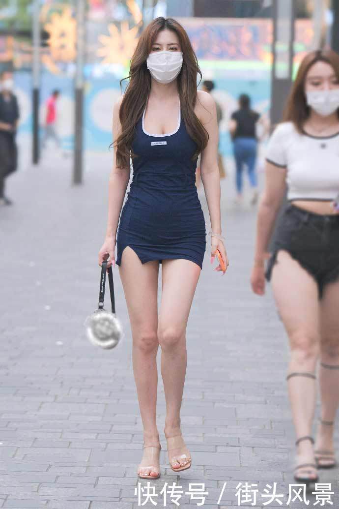 175身高的小姐姐,穿修身包臀裙搭配水晶鞋,美到骨子里