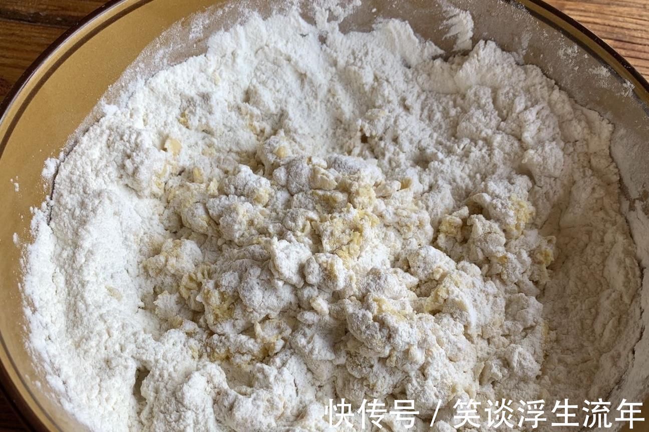 香甜|夏天多吃粗粮好，教你用玉米面做美食，无油无糖，松软香甜超好吃