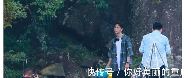 兄弟|到底游了嗎？王一博玩水心切，慫恿兄弟無(wú)果，最終還是下水了