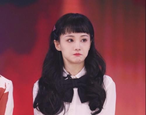 郑爽再回《追光吧》不尴尬，节目组态度已很明显，她有任性的资本