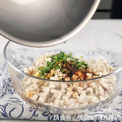鹅妈妈钛晶|豆腐锅贴的做法
