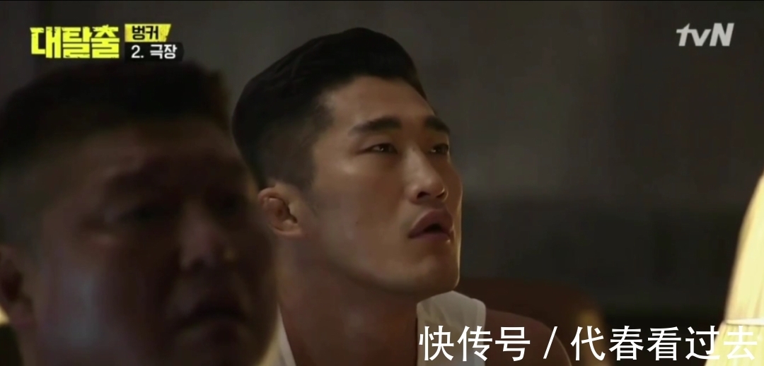 丧尸医院|开分9.5,满屏「卧槽」,这综艺杀疯了