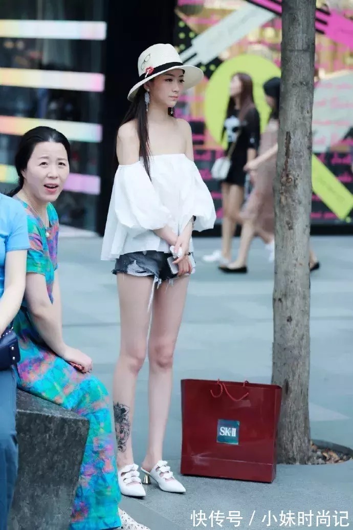 漆皮包 高跟鞋时尚穿搭,打造出优雅魅力的气质