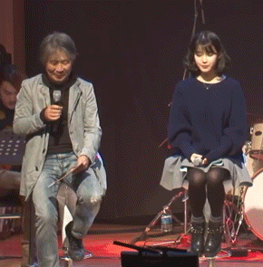 |搞笑GIF趣图:“谢天谢地,我终于找到了一份比较长的工作了”