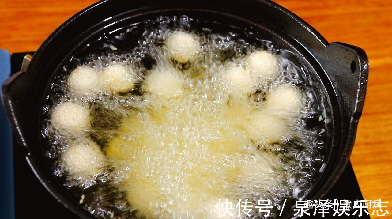 过年吃的茶食不用买，自己在家做，半斤面粉能做好多，又香又脆