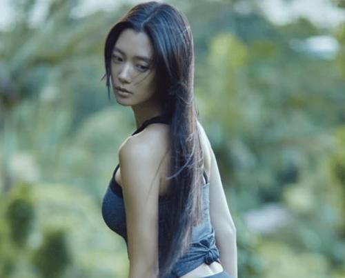 李成敏身材有多好?当她穿上无痕裤时,网友:确定没开"特效"?