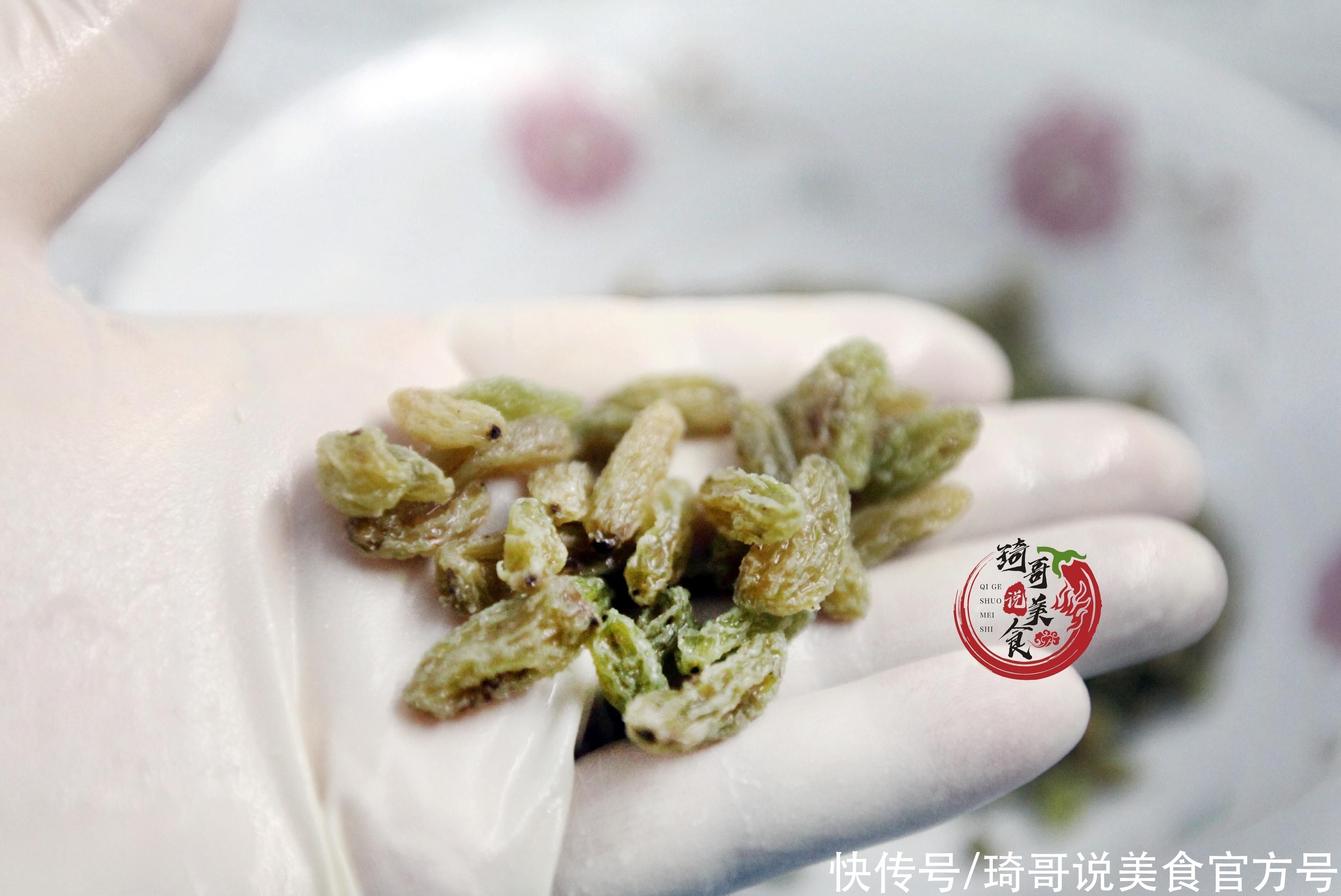  清水|清水洗葡萄干，比不洗还脏，教你小窍门，脏东西自己“溜出来”
