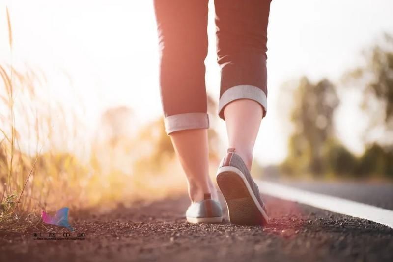 运动|走路的好处这么多!3个小技巧让效果翻倍