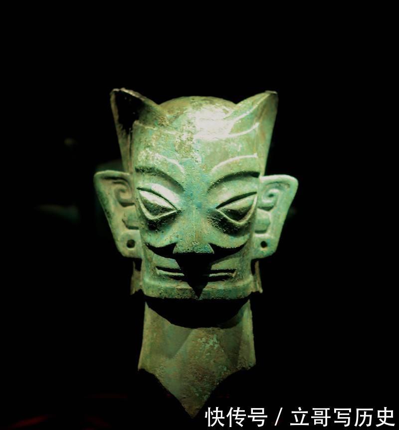 彝族|三星堆文物大赏,网友:别的遗址越挖越明白,就三星堆越挖越离谱