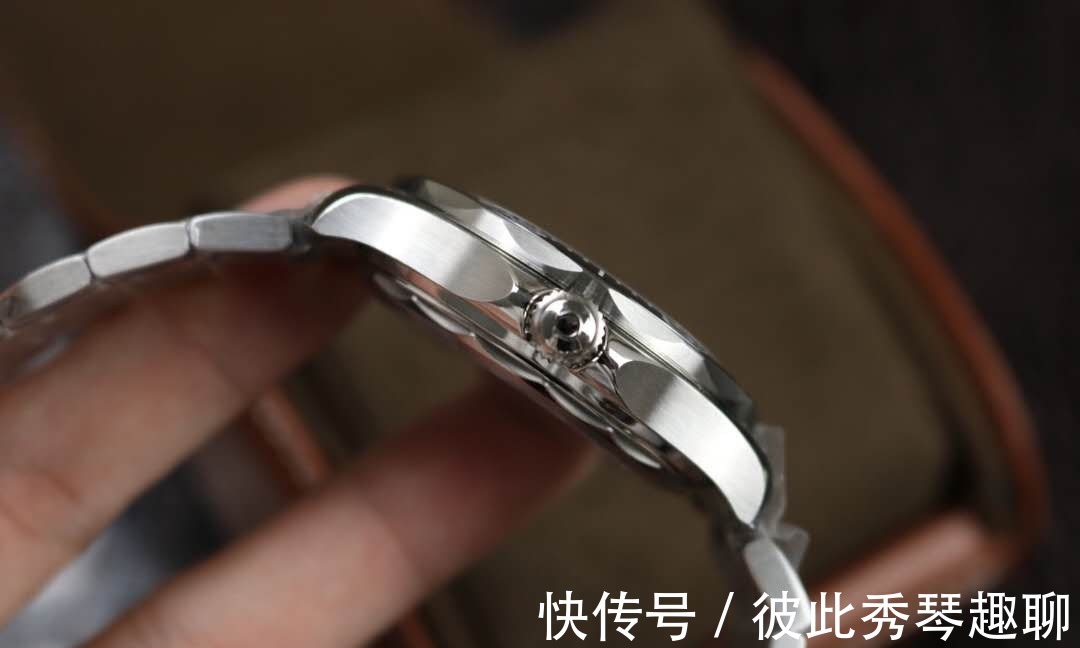 经典之作|品鉴潜水表界的经典之作，欧米茄新海马300米