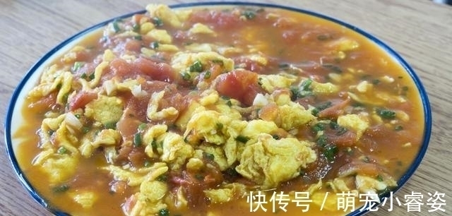 晒晒一家4口的晚餐，全是家常菜，用心搭配，家人爱吃，顿顿光盘