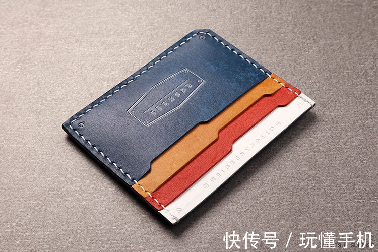 皮革 高达联名皮革产品:三大经典招牌机甲均亮相