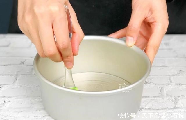 搅一搅,蒸一蒸,不用打发不用烤,火遍全网的懒人蛋糕就这么简单!