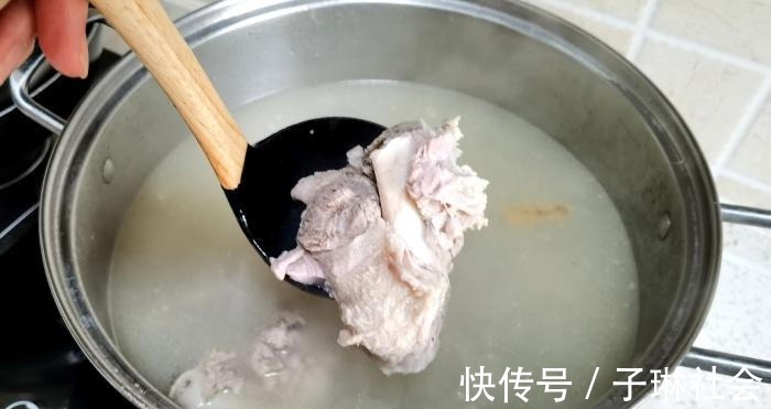 滋补|冷天,多给喝此道汤,比喝羊肉汤强,一周吃一回,滋补强身过寒冬