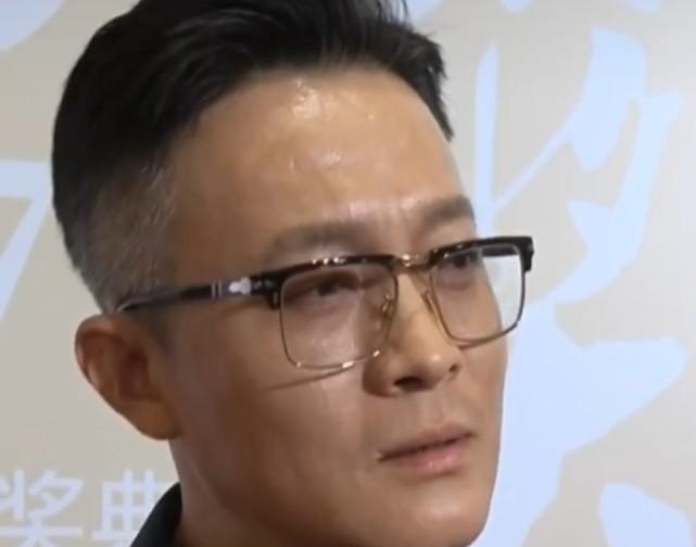 刀鋒1937|太硬核!楊志剛被爾冬升點評后淘汰,扭頭就在公司新戲中隨意挑了個角色