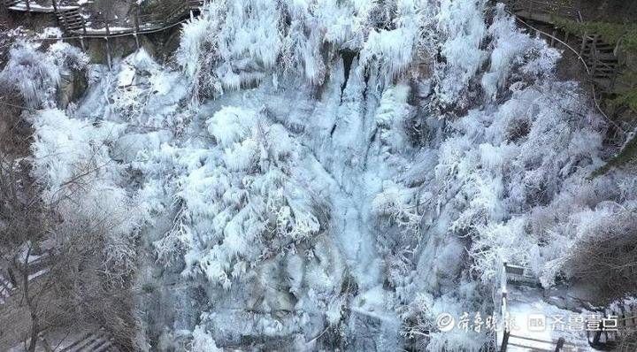 九如山|寒潮给济南南山送大礼，九如山现惊艳清泉冰瀑