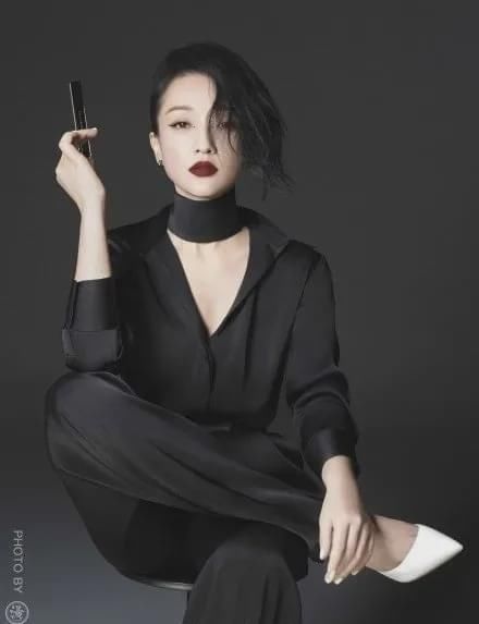 惨遭|周迅公然“蹭热度”惨遭炮轰？网友：真替她感到不值！