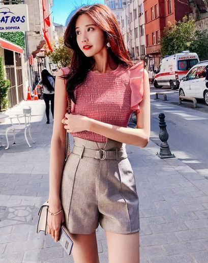 波浪|大波浪长卷发的小姐姐,精致养眼的妆容,看上去非常有气质