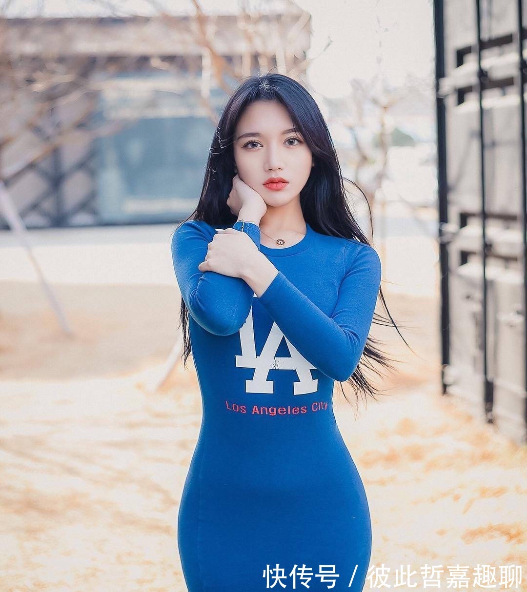 高跟鞋|亮眼又清新的连衣裙女生,简约时尚,尽显高级优雅感