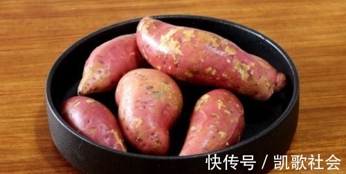 爱吃烤红薯的快收藏，这是烤箱版烤红薯的做法，香甜流糖汁