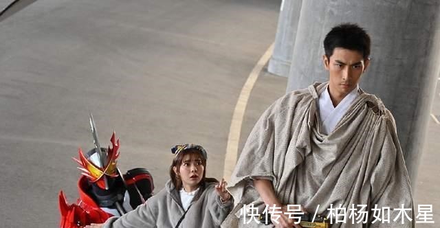 圣刃八骑|假面骑士圣刃八骑最光形象公开持有金银双剑擅长影子战法