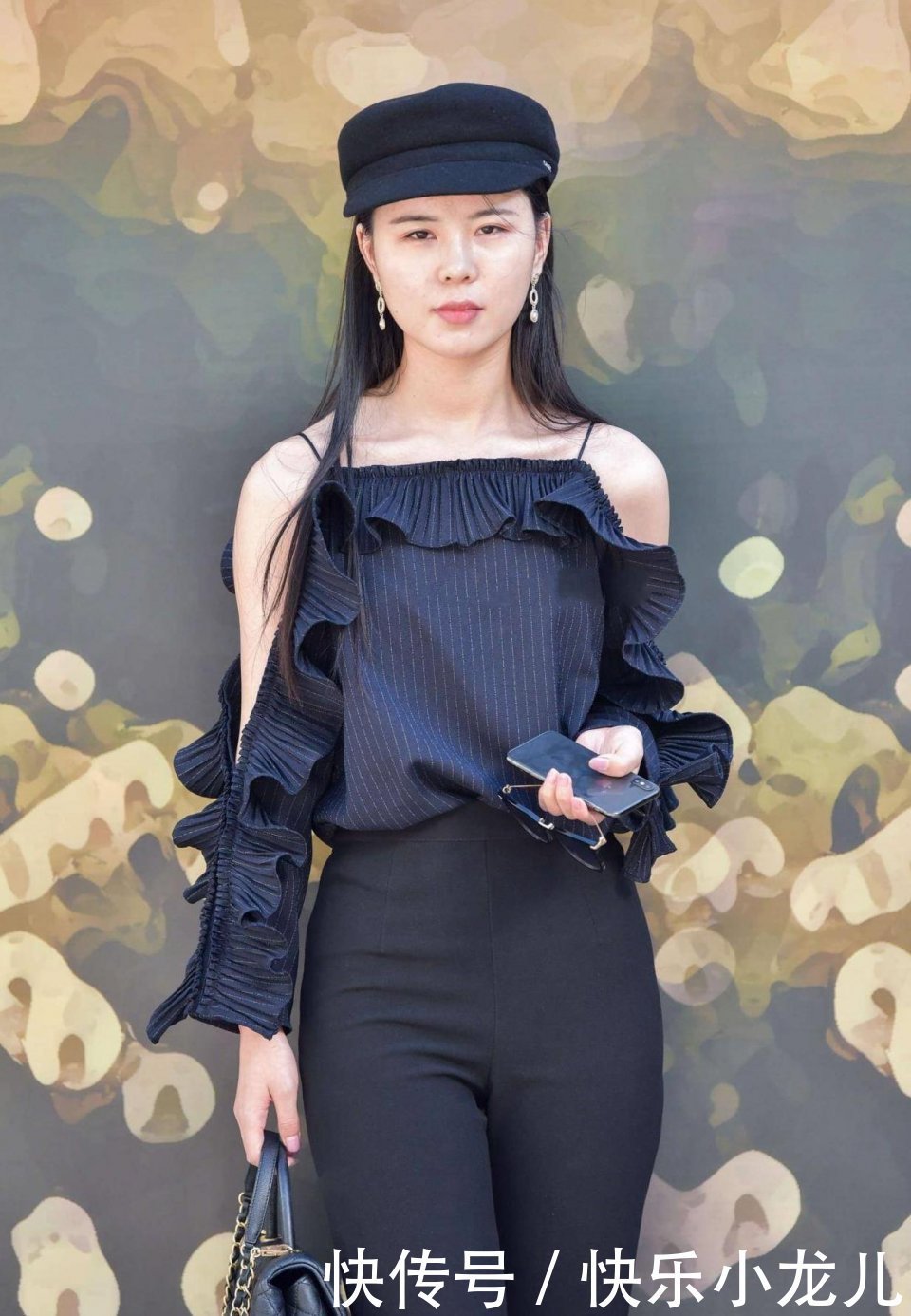 喇叭裤|微胖的女孩“底子”好,穿衣搭配自信十足,看起来元气满满