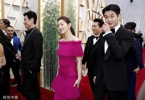 皮肤黄的女生千万别穿这4种颜色，显老又没气质，太丢人了