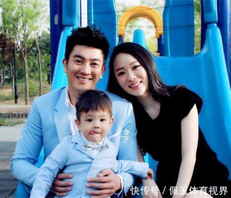 高明的霍思燕:亲黄渤示爱甄子丹博出位,斗