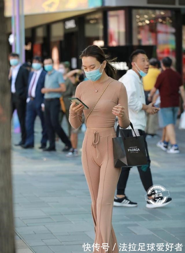 平底鞋 文艺清新的打底裤穿搭更加吸睛夺目,开启优雅靓丽模式,清凉大气!