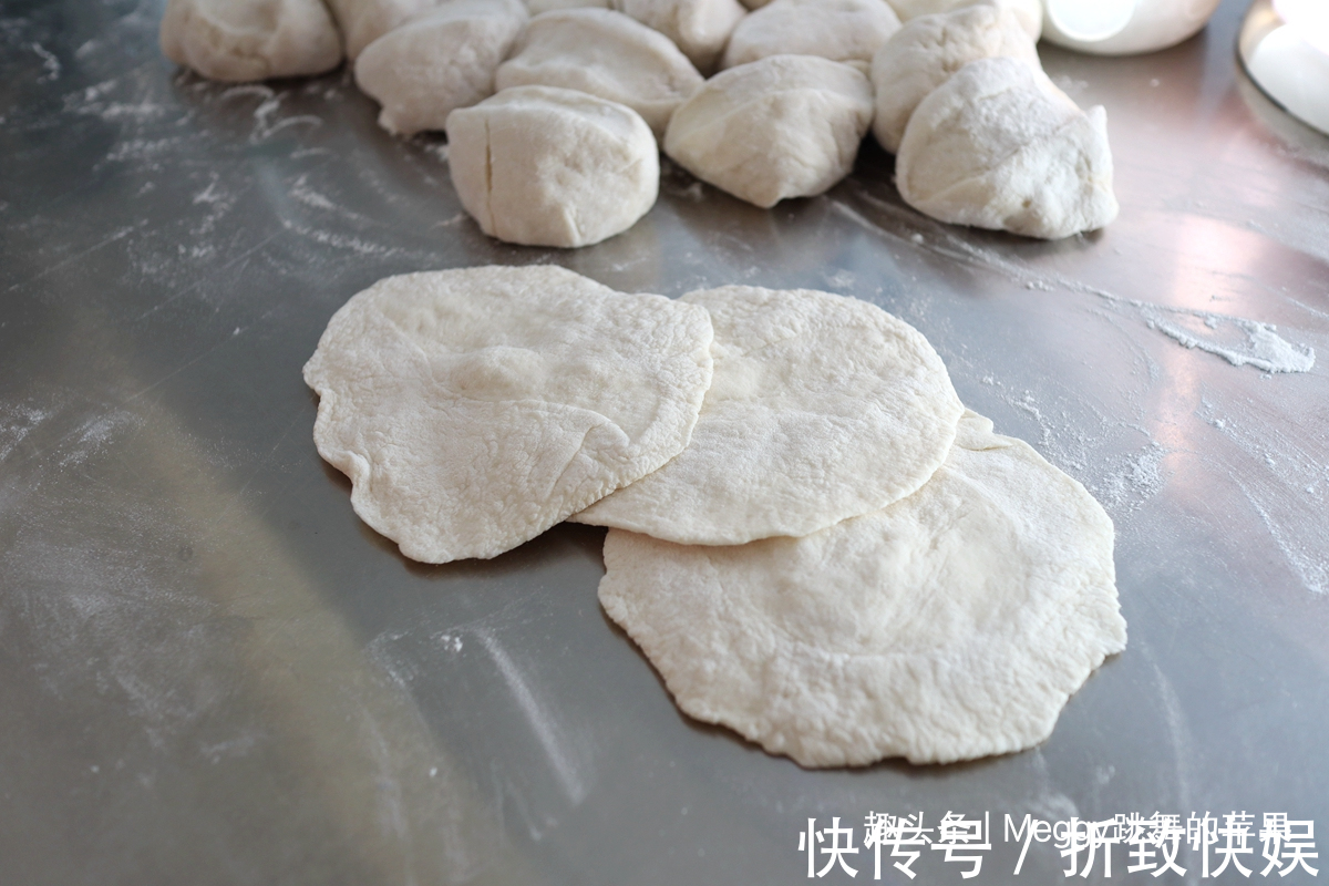 酱肉|酱肉包子太香了，蒸两锅晚餐早餐全解决，家中存货再也不愁吃