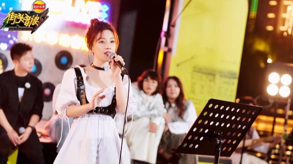  开启|冯提莫开启霸屏模式，频频亮相不同节目，网友：即将成为一线歌手