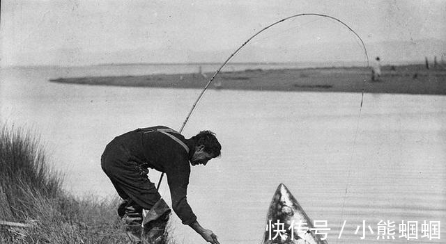 这19张老照片，似乎在某一瞬间，让人感到一丝诡异