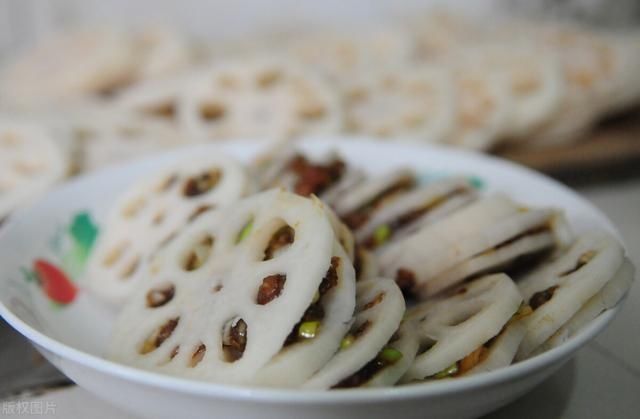 茄盒|炸藕盒炸茄盒，调面糊不能用水，这样做，香酥筋道，不吸油不油腻